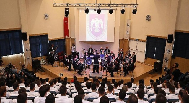 DEÜ’de Bahar Şenlikleri muhteşem dinletiyle başladı