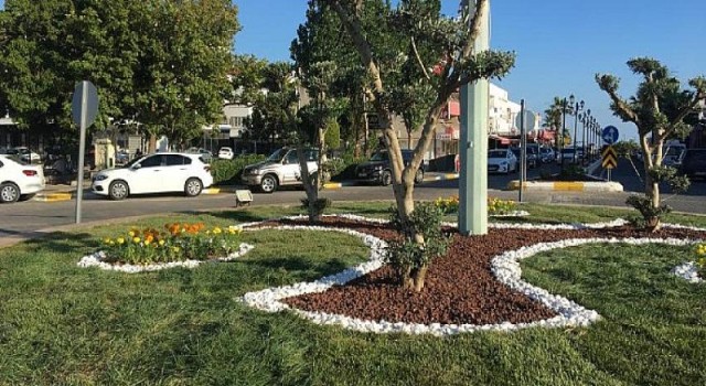 Ayvalık’ta Kavşaklar Artık Daha Yeşil