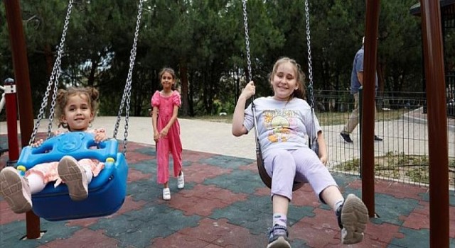 Baykoca Mahallesinde Çocuk Oyun Alanı Yenilenen Yüzüyle Hizmete Girdi... İnegöl