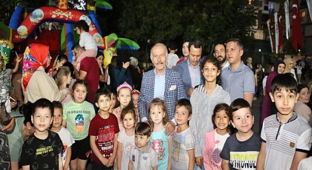 Bayrampaşalı çocuklar şenlikte doyasıya eğleniyor