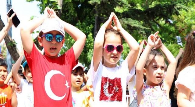Çiftlikköy’de Çocuklar Onur Erol’la Coştu