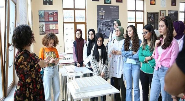 Geleceğin Matematik Öğretmenleri Matematik Müzesine Hayran Kaldı