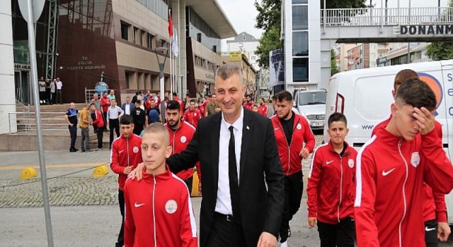 Gölcüklü Pehlivanlar Kırkpınar’a Uğurlandı