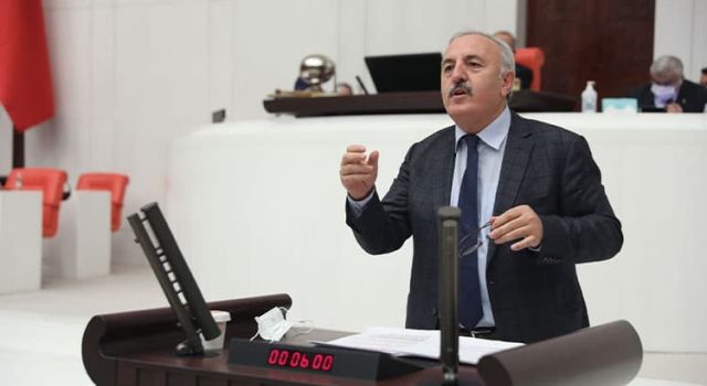 İYİ Partili Bedri Yaşar;”Şeker fabrikalarını satıp, şeker ithal etmek iş bilmezliktir”