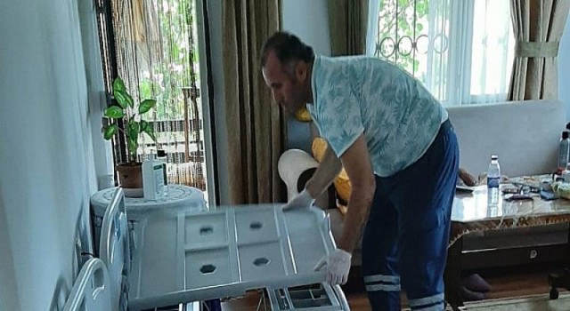 Kemer Belediyesi İhtiyaç Sahibi Vatandaşların Yanında