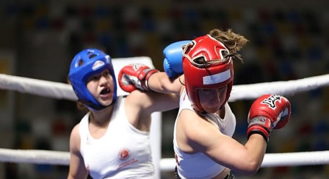 Kick Boks şampiyonası başladı...Kocaeli