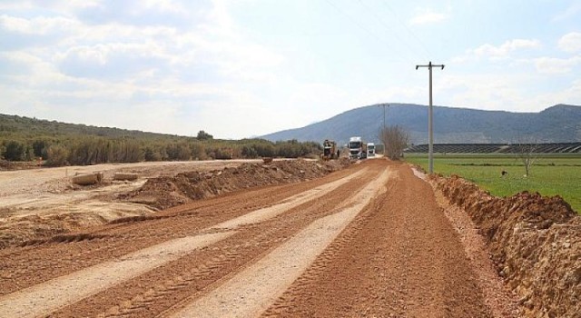 Menderes Belediyesi’nden çiftçiye yeni üretim yolları