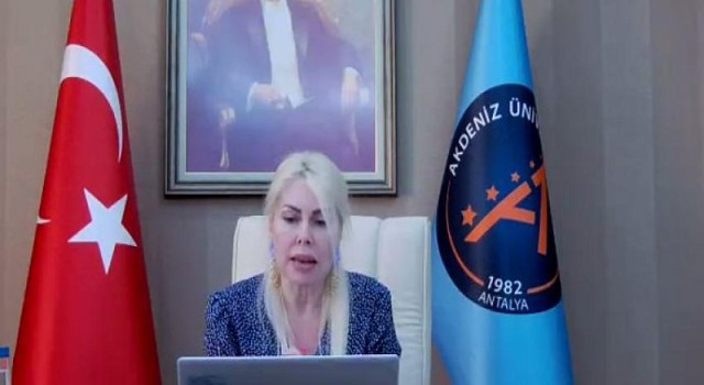 Rektör Budak, “Üniversitemiz, eğitim alanındaki yeni eğilimleri yakından takip ediyor”