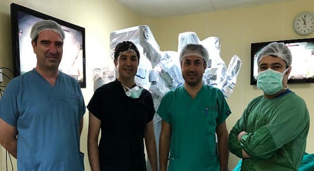 Türkiye’de ilk robotik paraganglioma ameliyatı Ege’de yapıldı