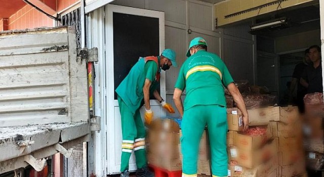 Kaçak Tavuk Kesimhanesinde Sağlığı Hiçe Sayan Görüntüler... Osmangazi