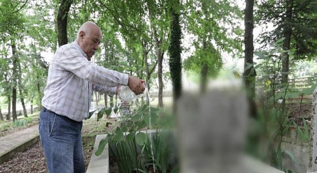 Kocaeli Büyükşehir Belediyesi, Remzi Amca’yı Evinden Alarak Mezarlığa Götürdü