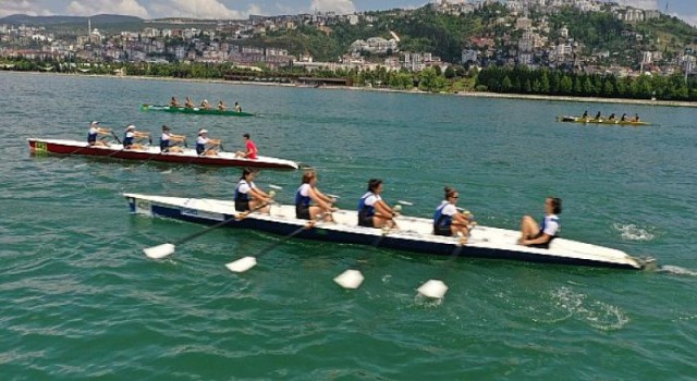 Körfez Kupası Kürek Yarışlarına Büyükakın start verdi...Kocaeli