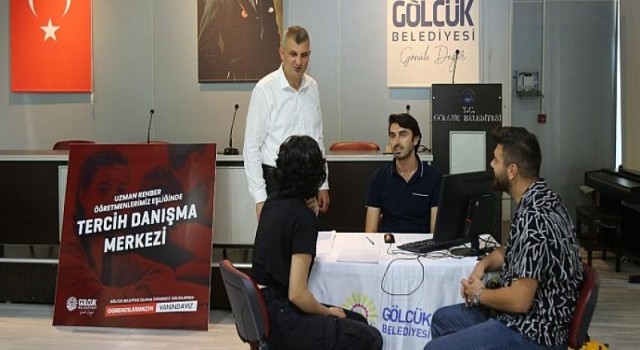 Gölcük Belediyesi Üniversite Tercih Merkezi Yoğun İlgi Gördü