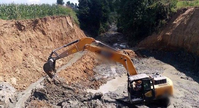 İzmit Yenice Köyü’nde menfez yapılıyor