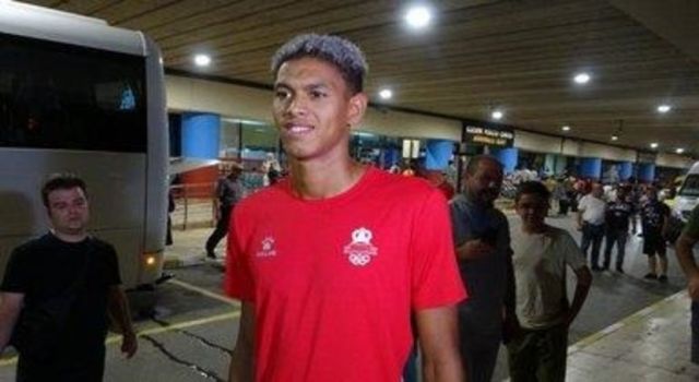Trabzonspor'un yeni transferi trafik kazası geçirdi!.