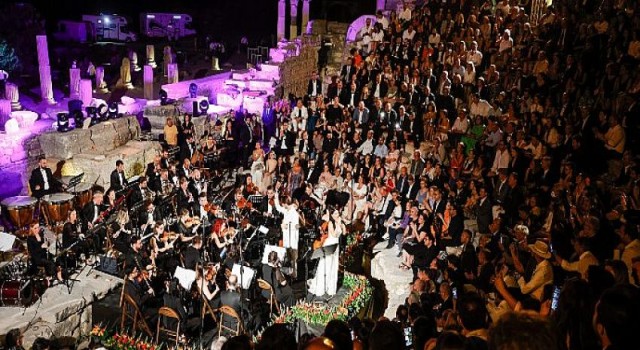 TurkNet, Egebimtes 30. yıl konserleri törenine platinum destekçisi oldu