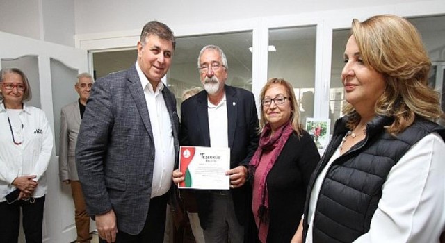 Karşıyakalı Çiftten Anlamlı Kitap Bağışı