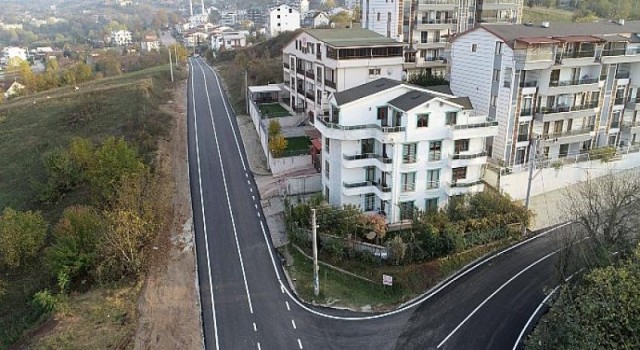 Başiskele Atatürk ve Çınar caddelerine yol çizgisi