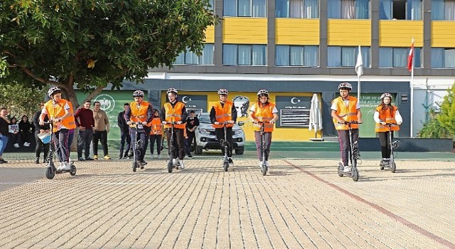 Antalya Büyükşehir "Scooter Farkındalık Atölyeleri" düzenliyor