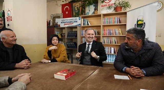 İnegöl'de Kahvehaneler Kitaphaneye Dönüşüyor