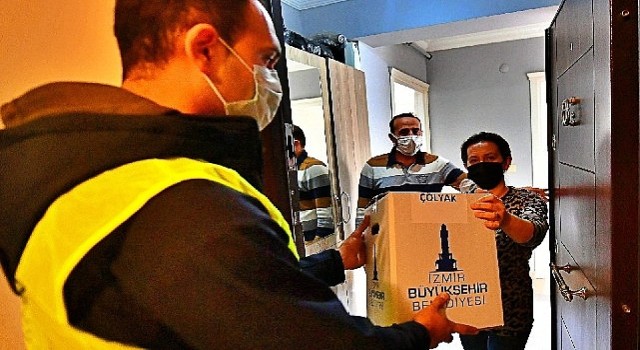 İzmir Büyükşehir Belediyesi&#39;nden çölyak ve fenilketönüri hastalarına 4 bin 500 gıda paketi