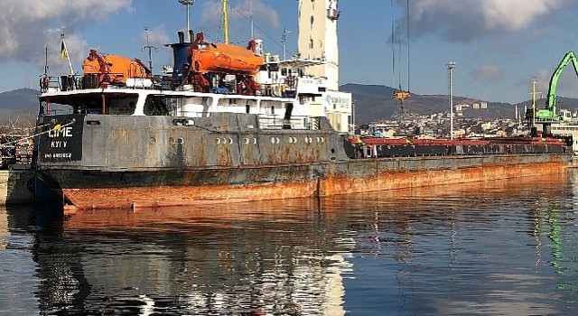İzmit Körfezi'ni kirleten gemi cezadan kurtulamadı