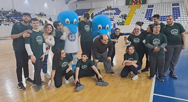 Ege Üniversitesi, Çukurova Üniversitesi Seyhan Belediyespor'u 77- 66 mağlup etti