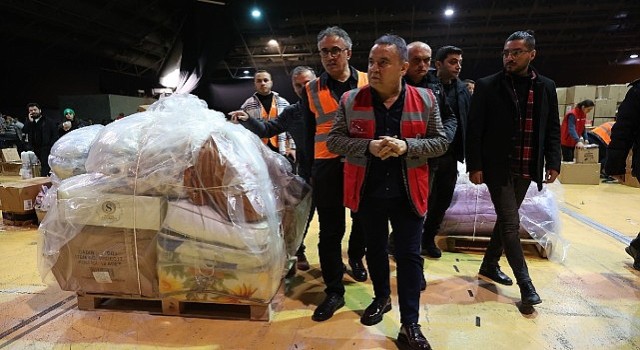 Başkan Böcek acil ihtiyaç listesini açıkladı