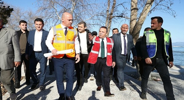 Başkan Böcek; Finike Cumhuriyet Meydanı 23 Nisan'da açılacak