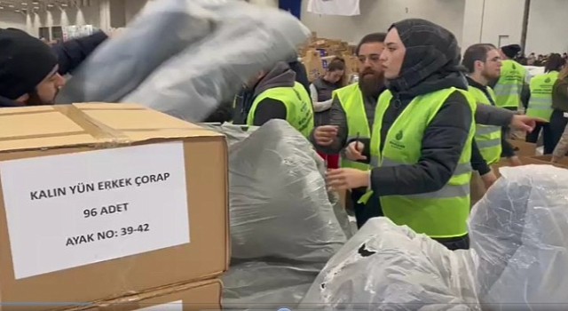 Depremde 4.Gün: İBB'nin 118.Tırı da Yola Çıktı