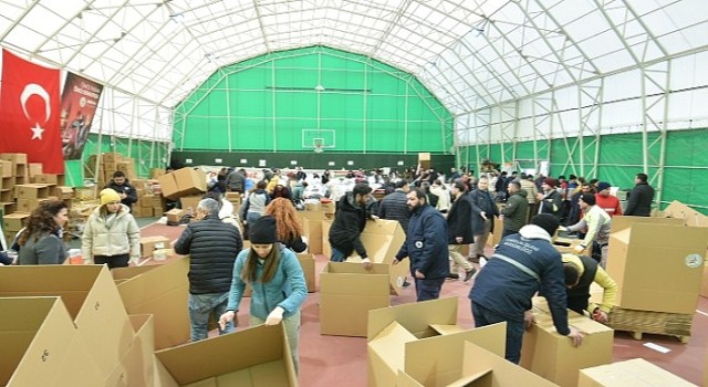 Kemalpaşa'dan Deprem Bölgesine Yardım Köprüsü