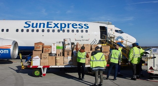 Almanya'dan SunExpress öncülüğünde 450 ton yardım malzemesi getirildi