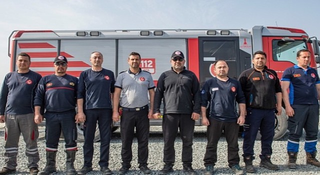 İzmir İtfaiyesi Hatay'da gece gündüz çalışıyor