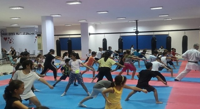 Karate, Kick Boks ve Pilates kursları devam ediyor