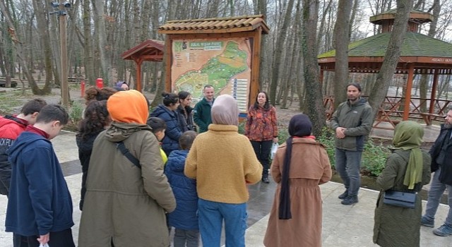 Misafir çocuklar Ormanya'da moral buldu