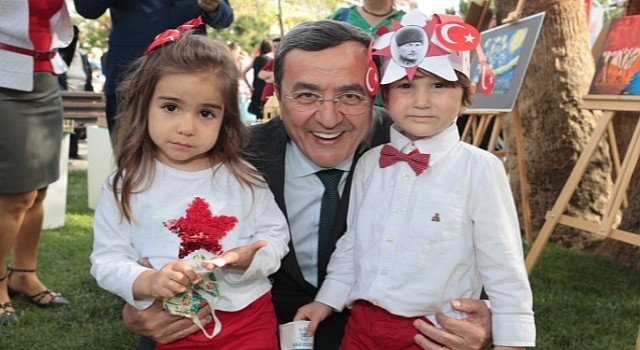 Konak'ın parklarında 23 Nisan coşkusu