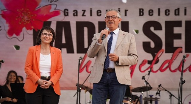 Gaziemirli kadınlar, Kadın Şenliği'yle baharı karşıladı