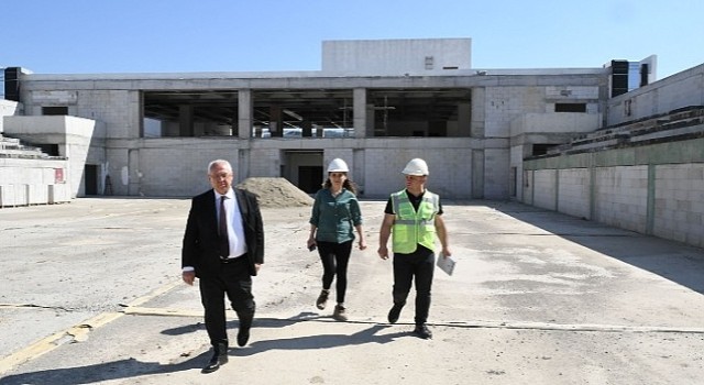 İzmir'e değer katacak Atatürk Gençlik ve Spor Merkezi'nin inşaatı hızla yükseliyor