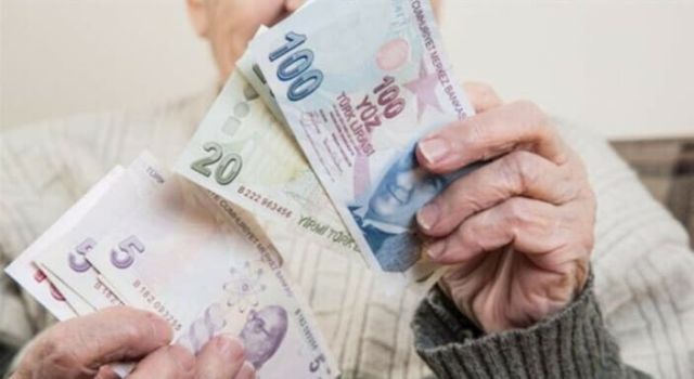 Emekli maaşı ve bayram ikramiyesinde ödeme tarihi belli oldu
