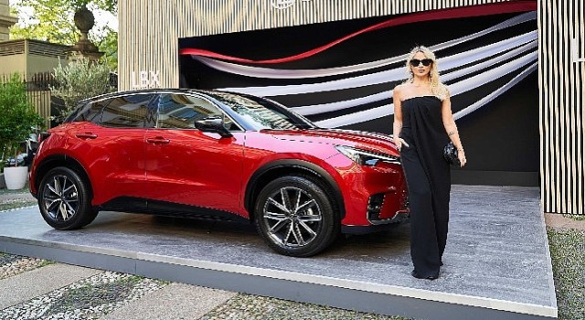 Hadise, Lexus ile Milano'da Sıra Dışı Bir Gün Yaşadı