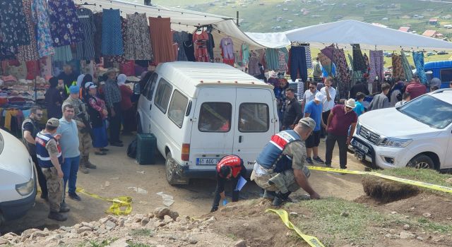 Kadırga Yaylası şenliğinde korkunç kaza:Pazarın içine daldı,1’i çocuk 3 yaralı!