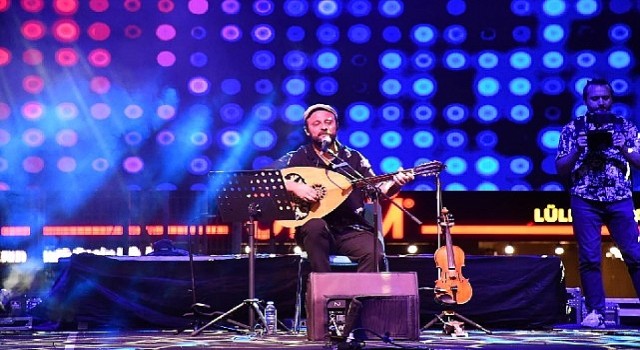 Barış ezgileri Kongre Meydanı!nda yankılandı!