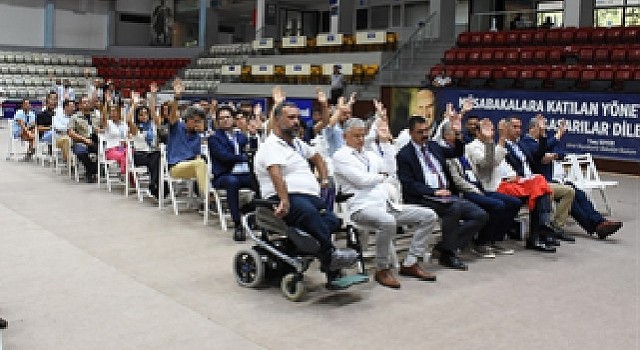 İzmir Büyükşehir Belediyesi Gençlik ve Spor Kulübü'nde Bayrak Değişimi