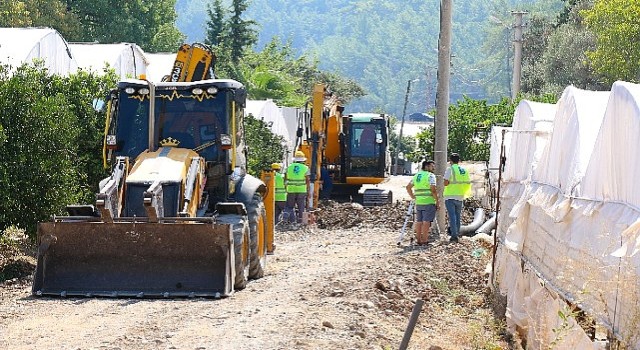 Kumluca'da kanalizasyon çalışması