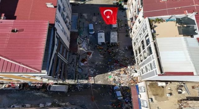 Binada patlama! Çok sayıda ölü ve yaralılar var