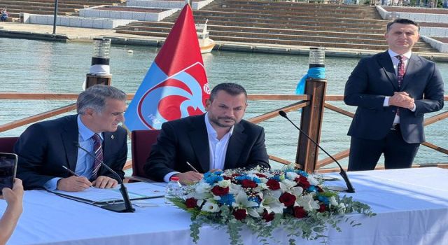 Teknik Direktörümüz Şenol Güneş için imza töreni düzenlendi