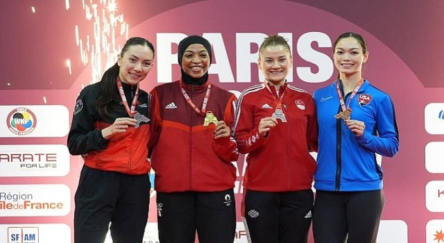 Kağıtsporlu Tuba ve Ömer, Paris'te kürsüde