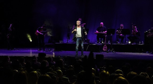 Allianz Türkiye ve Lokman Hekim Sağlık Vakfı iş birliğiyle Levent Yüksel "Geleceğin Hekimleri" için sahnedeydi