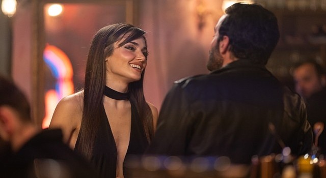 Hande Erçel ve Barış Arduç'un Başrollerinde Yer Aldığı Disney+'ın "Aşkı Hatırla" Dizisinden Yeni Tanıtım Yayınlandı!