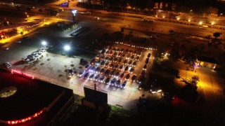 Trabzon'da arabada sinema keyfi
